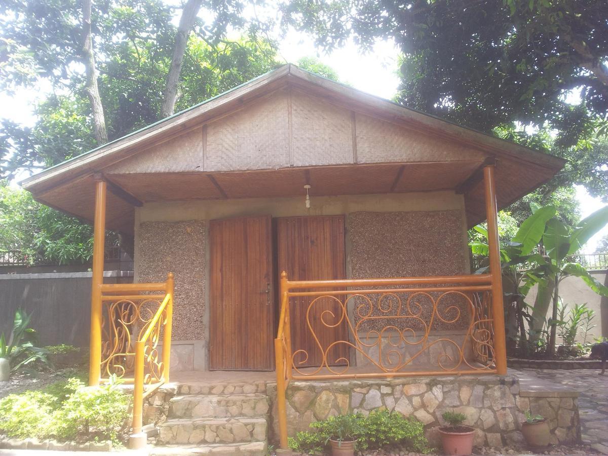 Airport Guesthouse Entebbe Dış mekan fotoğraf