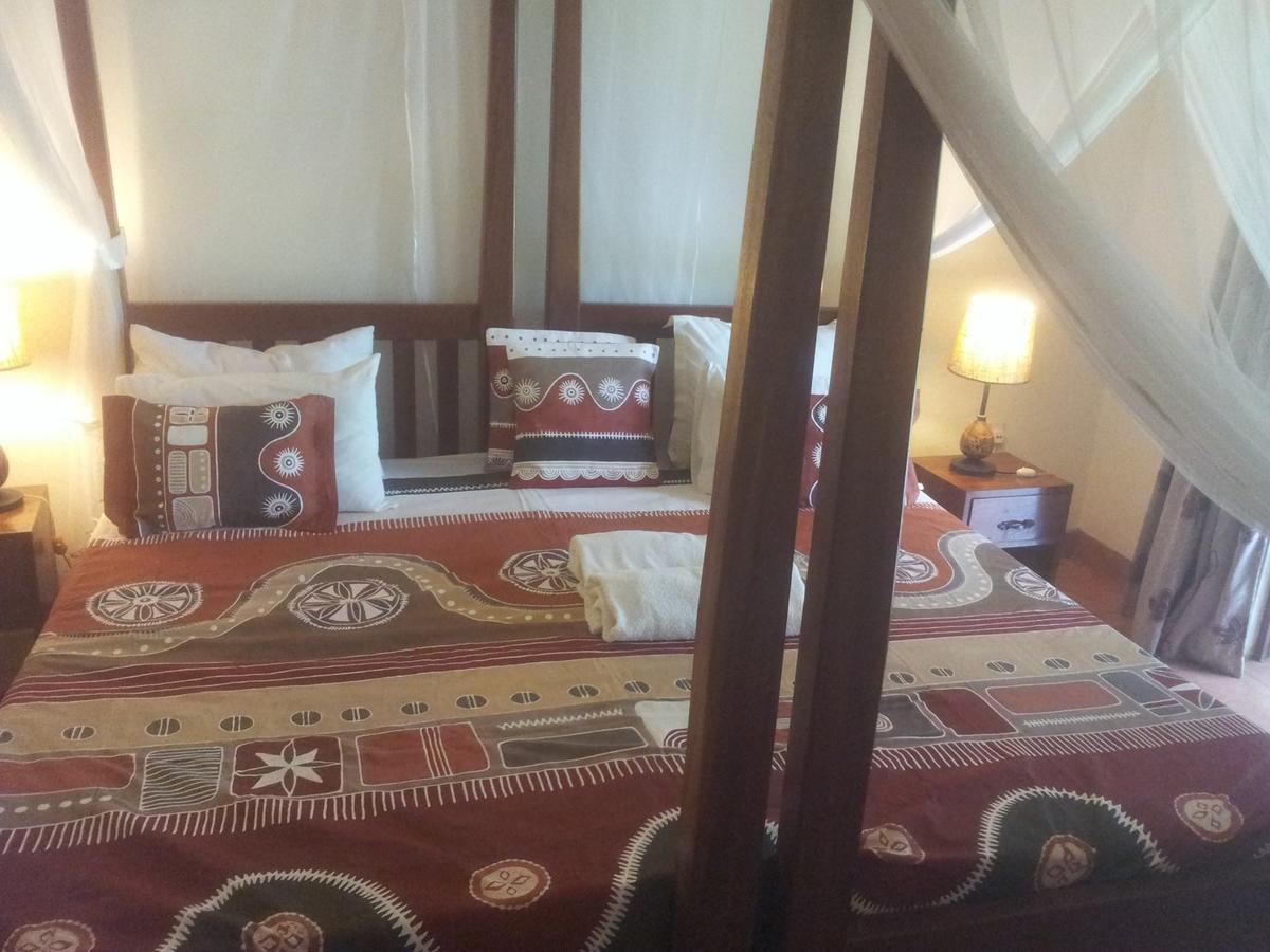 Airport Guesthouse Entebbe Dış mekan fotoğraf