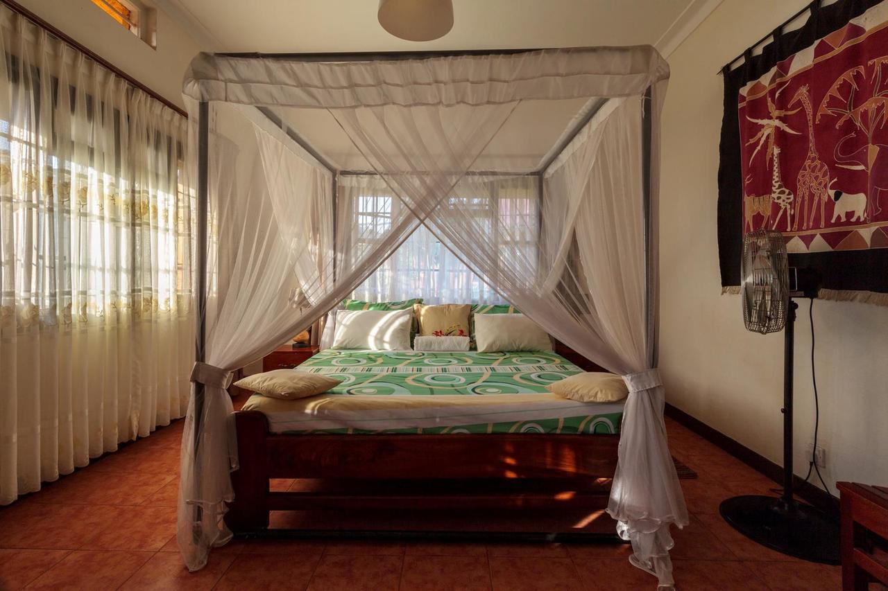 Airport Guesthouse Entebbe Dış mekan fotoğraf